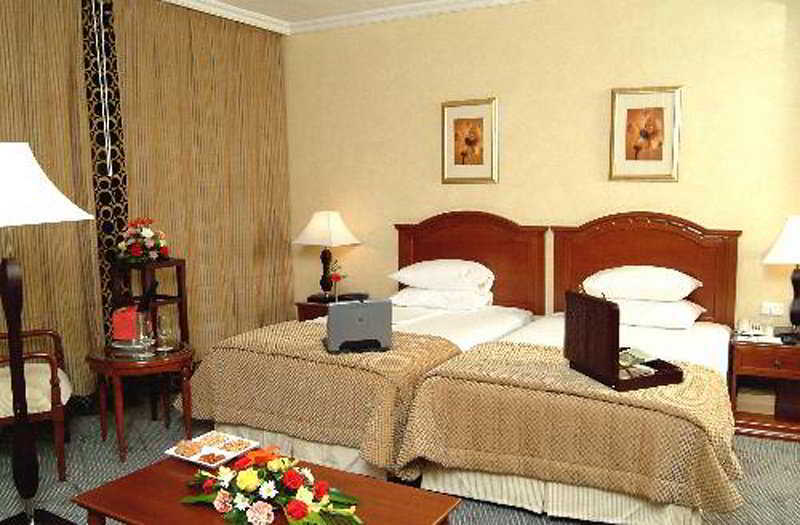 Swiss International Al Hamra Hotel Даммам Экстерьер фото